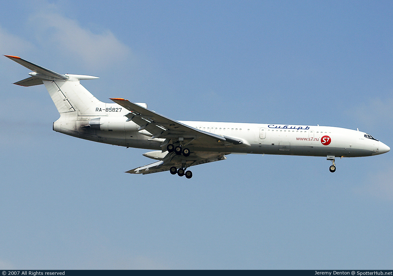 Photo of RA-85827 - Tupolev Tu-154M operated by S7 Airlines