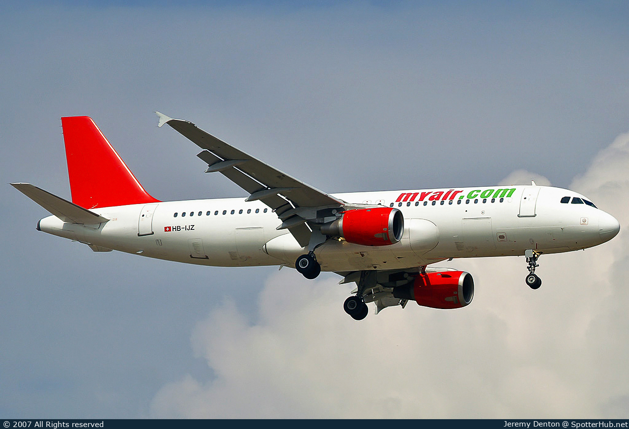 Photo of HB-IJZ - Airbus A320-211 operated by MyAir (opb JetClub)