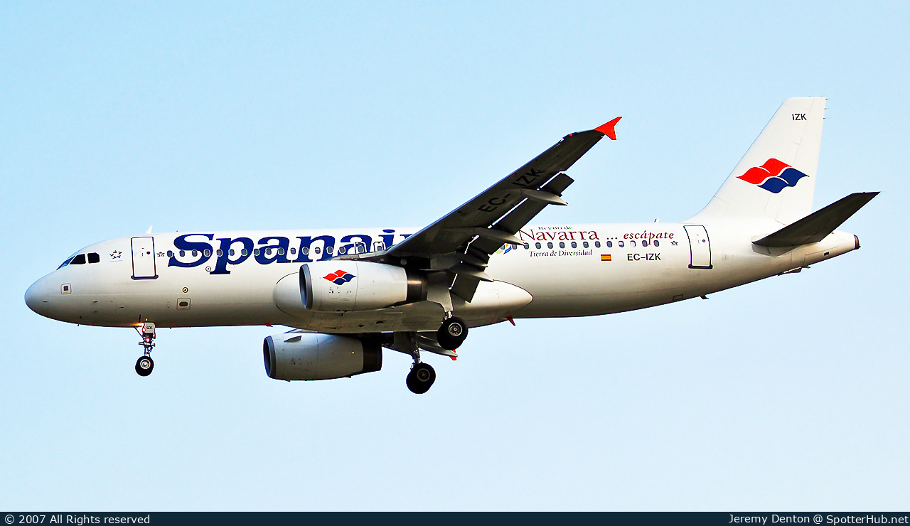 Photo of EC-IZK - Airbus A320-232 operated by Spanair
