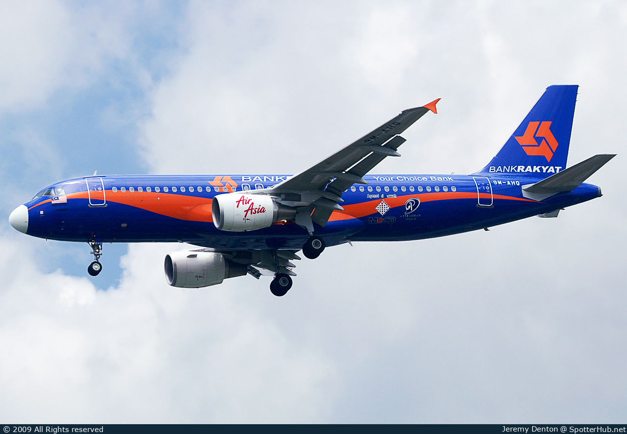 Photo of 9M-AHQ - Airbus A320-216 operated by AirAsia