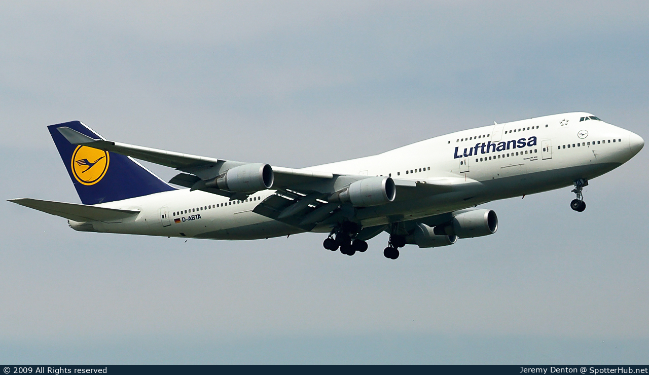 Photo of D-ABTA - Boeing 747-430(M) operated by Lufthansa
