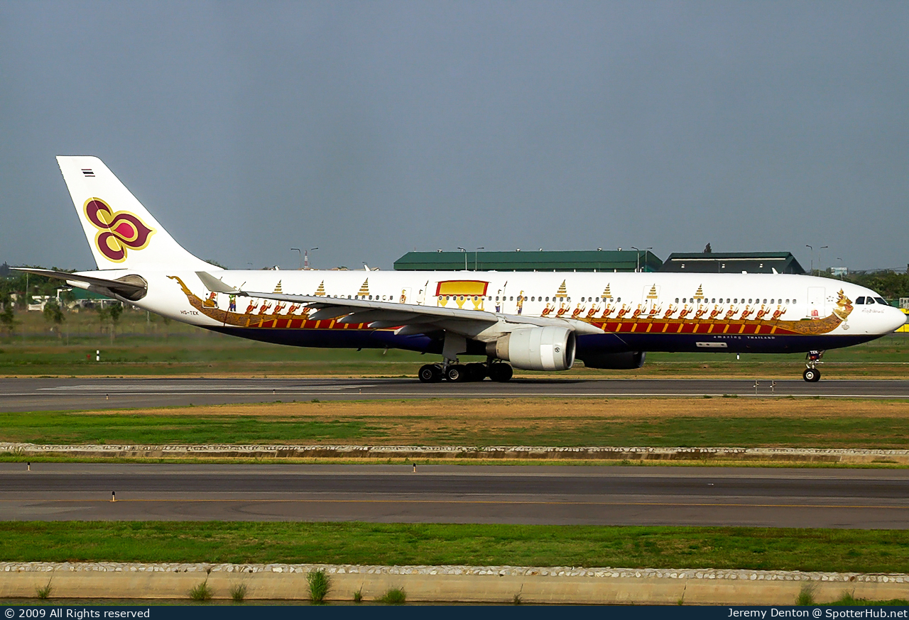 Photo of HS-TEK - Airbus A330-322 operated by Thai Airways International