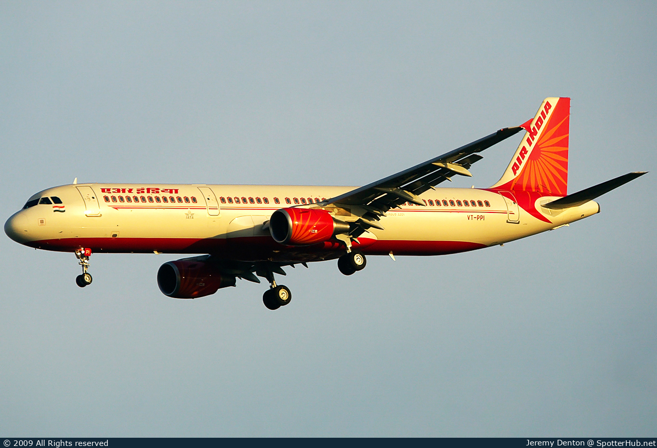 Photo of VT-PPI - Airbus A321-211 operated by Air India