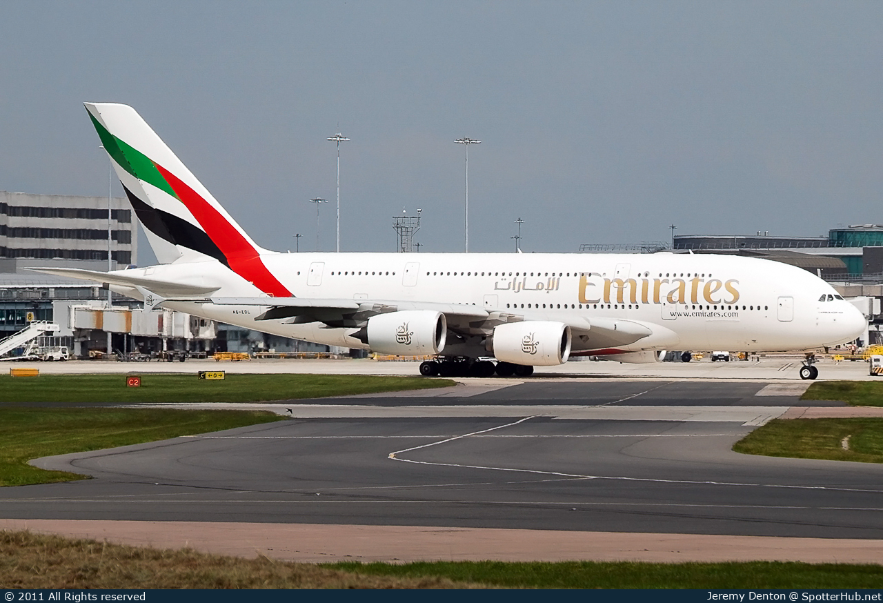 Photo of A6-EDL - Airbus A380-861 operated by Emirates