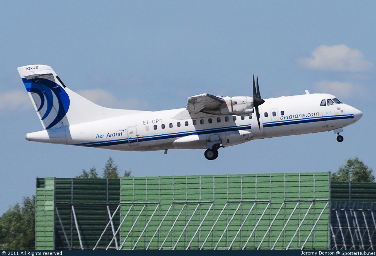 Photo of EI-CPT - ATR 42-300 operated by Aer Arann