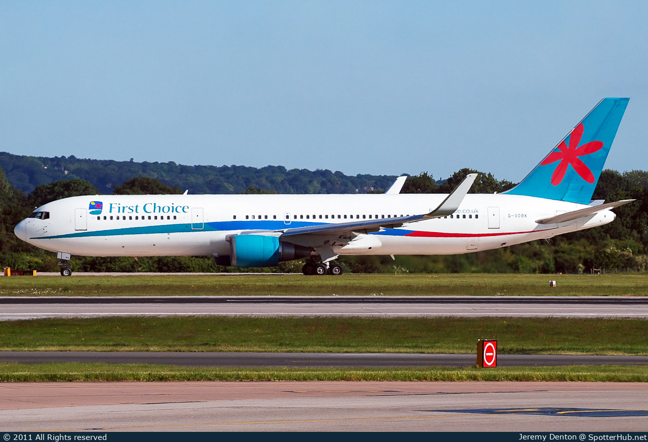 Photo of G-OOBK - Boeing 767-324(ER) operated by First Choice Airways