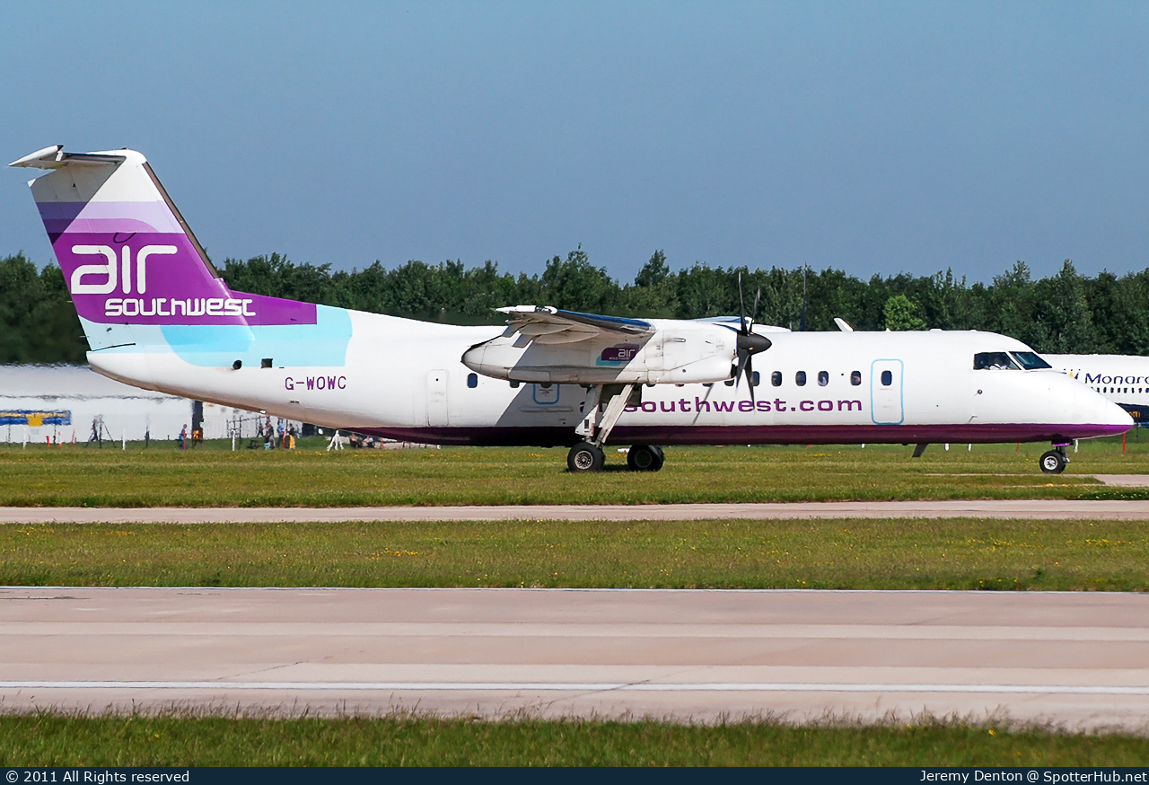 Photo of G-WOWC - Bombardier DHC-8-311 Dash 8 300 operated by Air Southwest