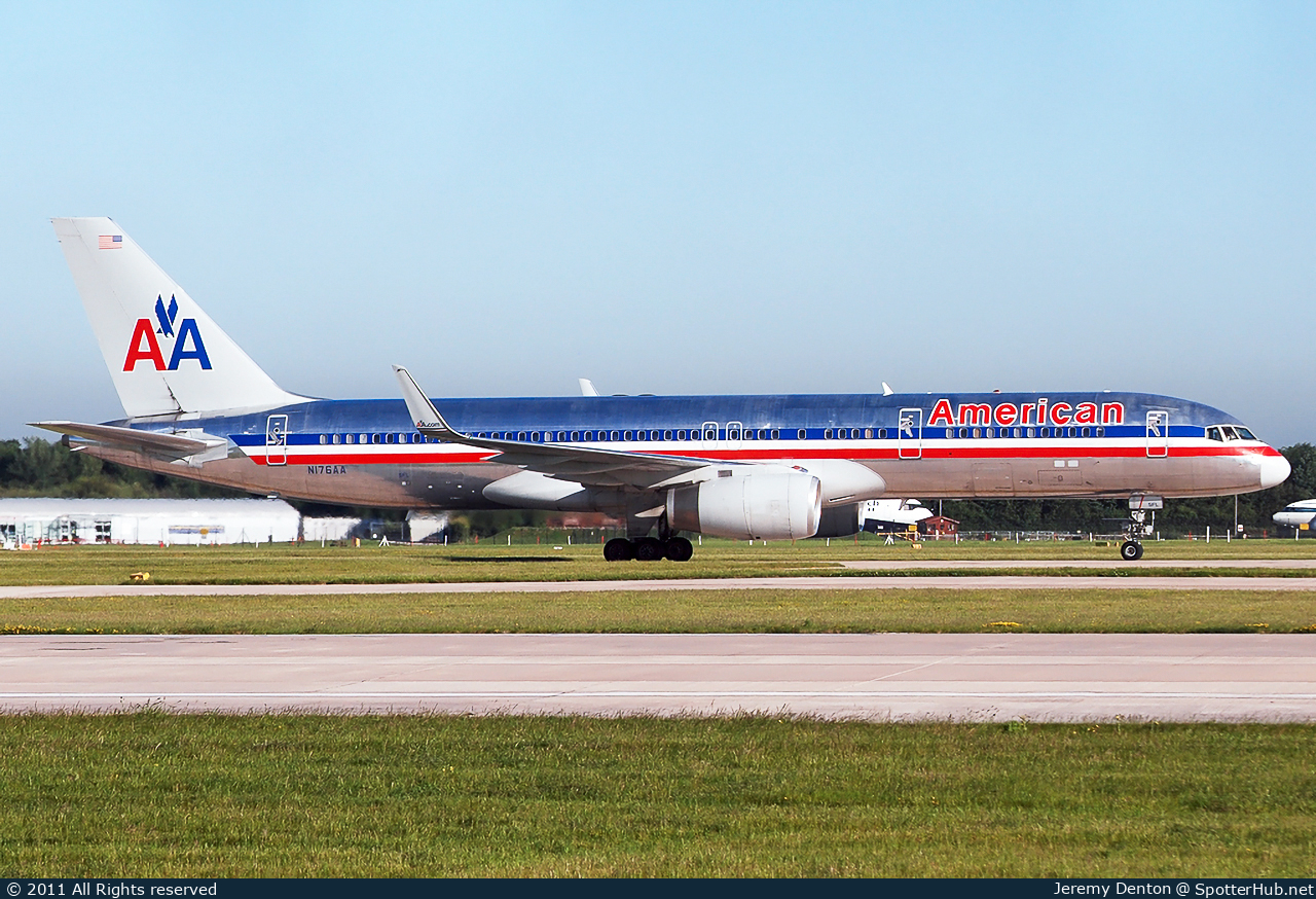 Photo of N176AA - Boeing 757-223 operated by American Airlines