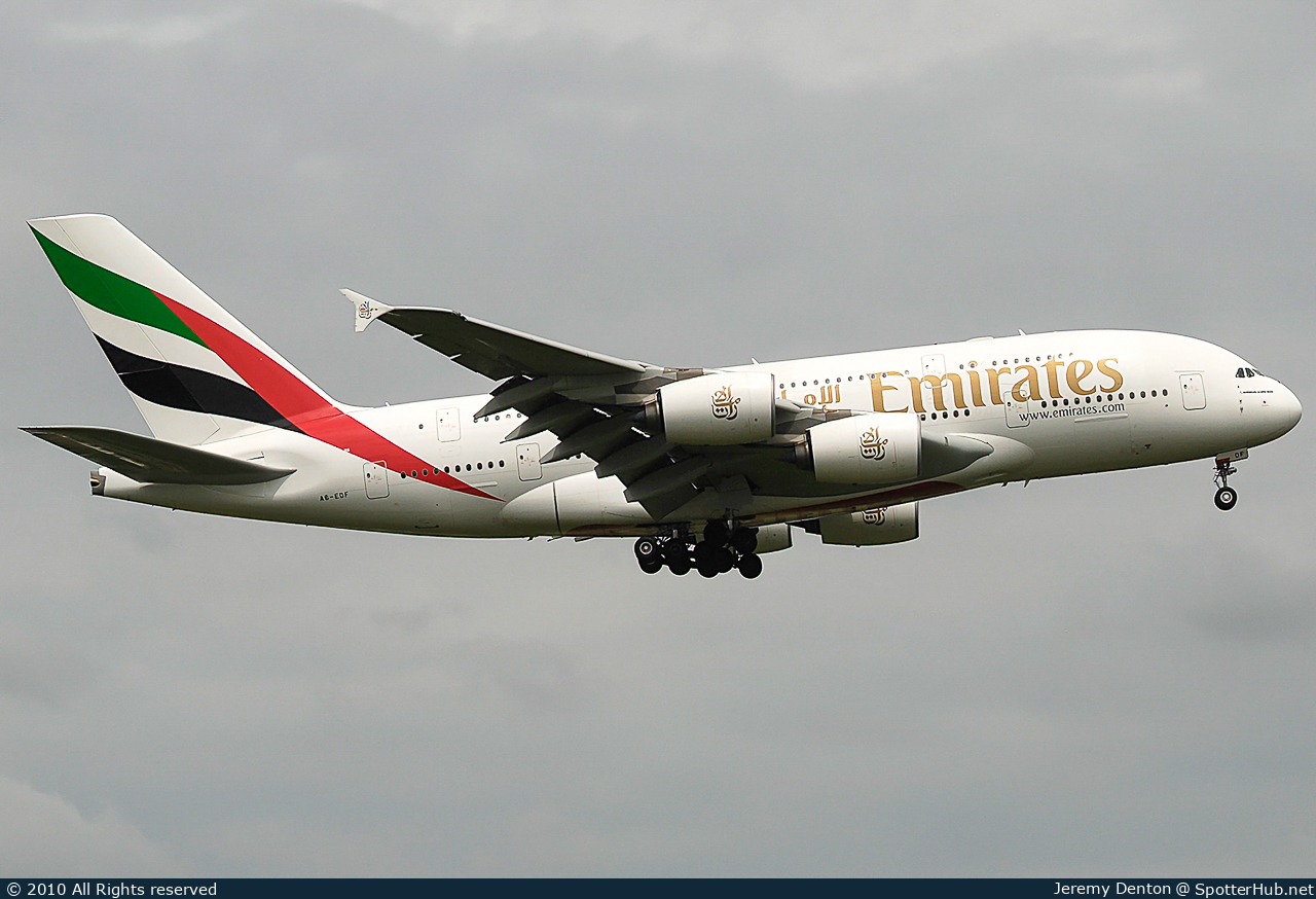 Photo of A6-EDF - Airbus A380-861 operated by Emirates