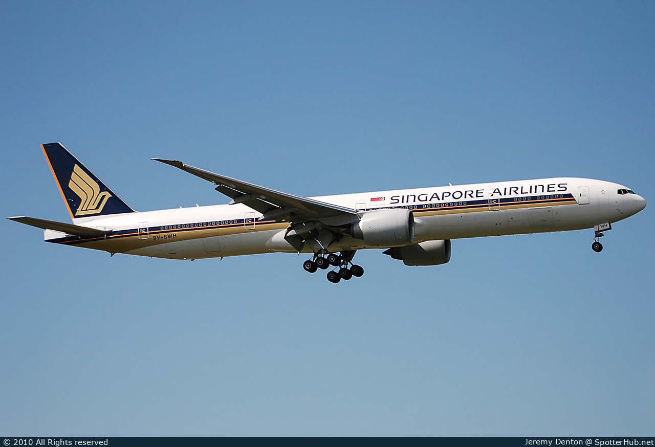 Photo of 9V-SWH - Boeing 777-312(ER) operated by Singapore Airlines