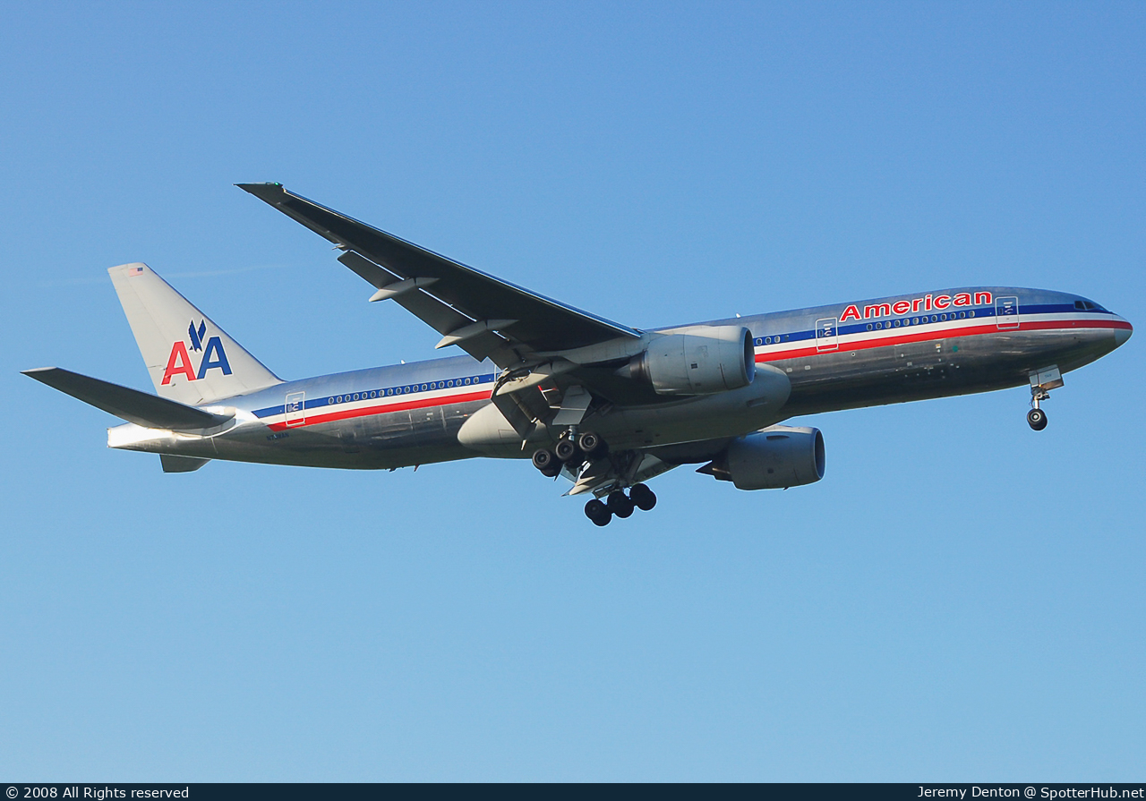 Photo of N798AN - Boeing 777-223(ER) operated by American Airlines