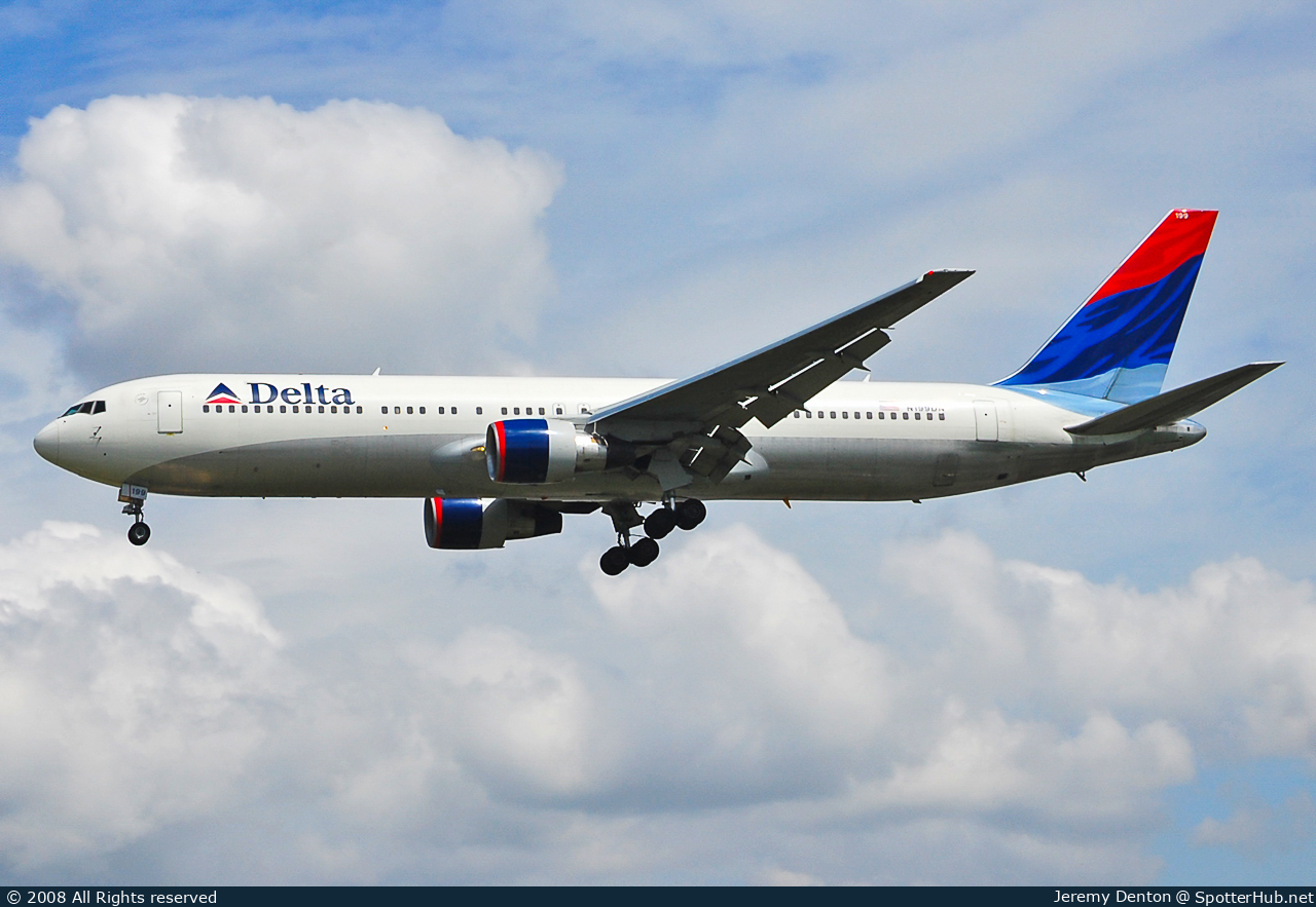Photo of N199DN - Boeing 767-332(ER) operated by Delta Air Lines