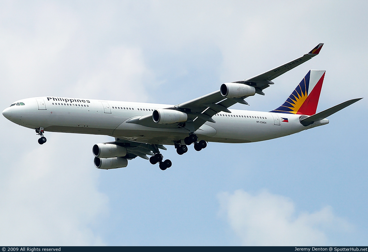 Photo of RP-C3434 - Airbus A340-313 operated by Philippine Airlines