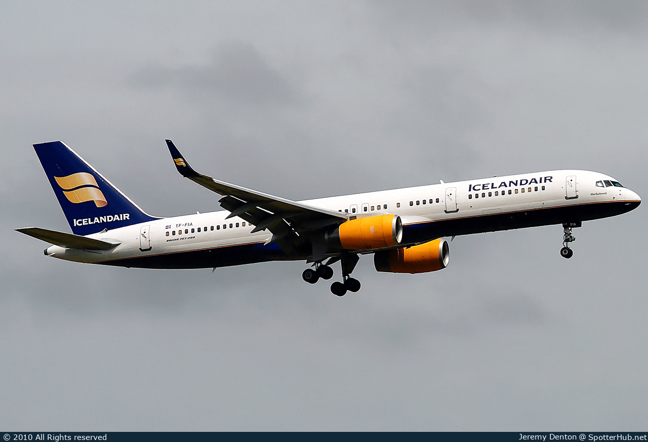 Photo of TF-FIA - Boeing 757-256 operated by Icelandair