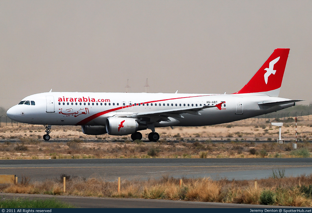 Photo of A6-ABT - Airbus A320-214 operated by Air Arabia