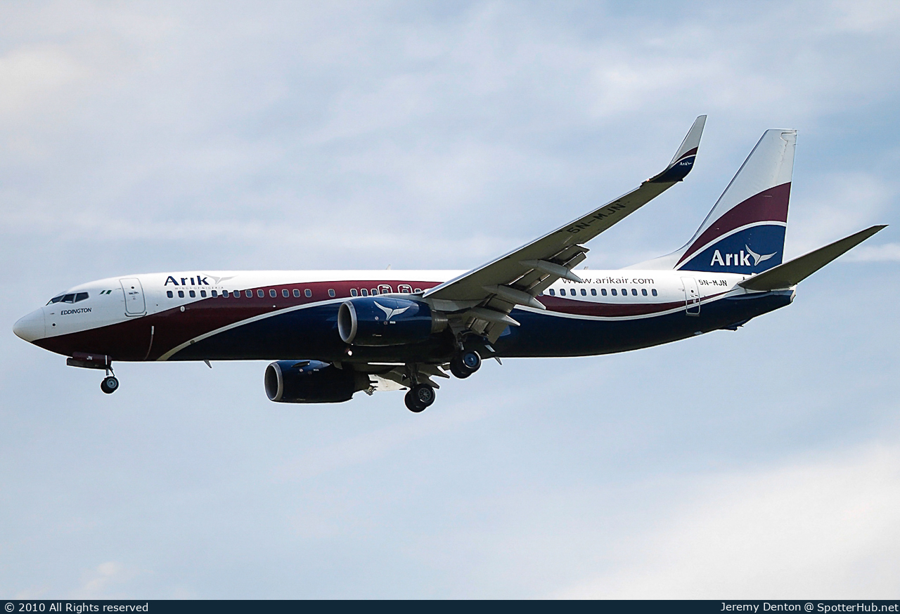 Photo of 5N-MJN - Boeing 737-86N operated by Arik Air