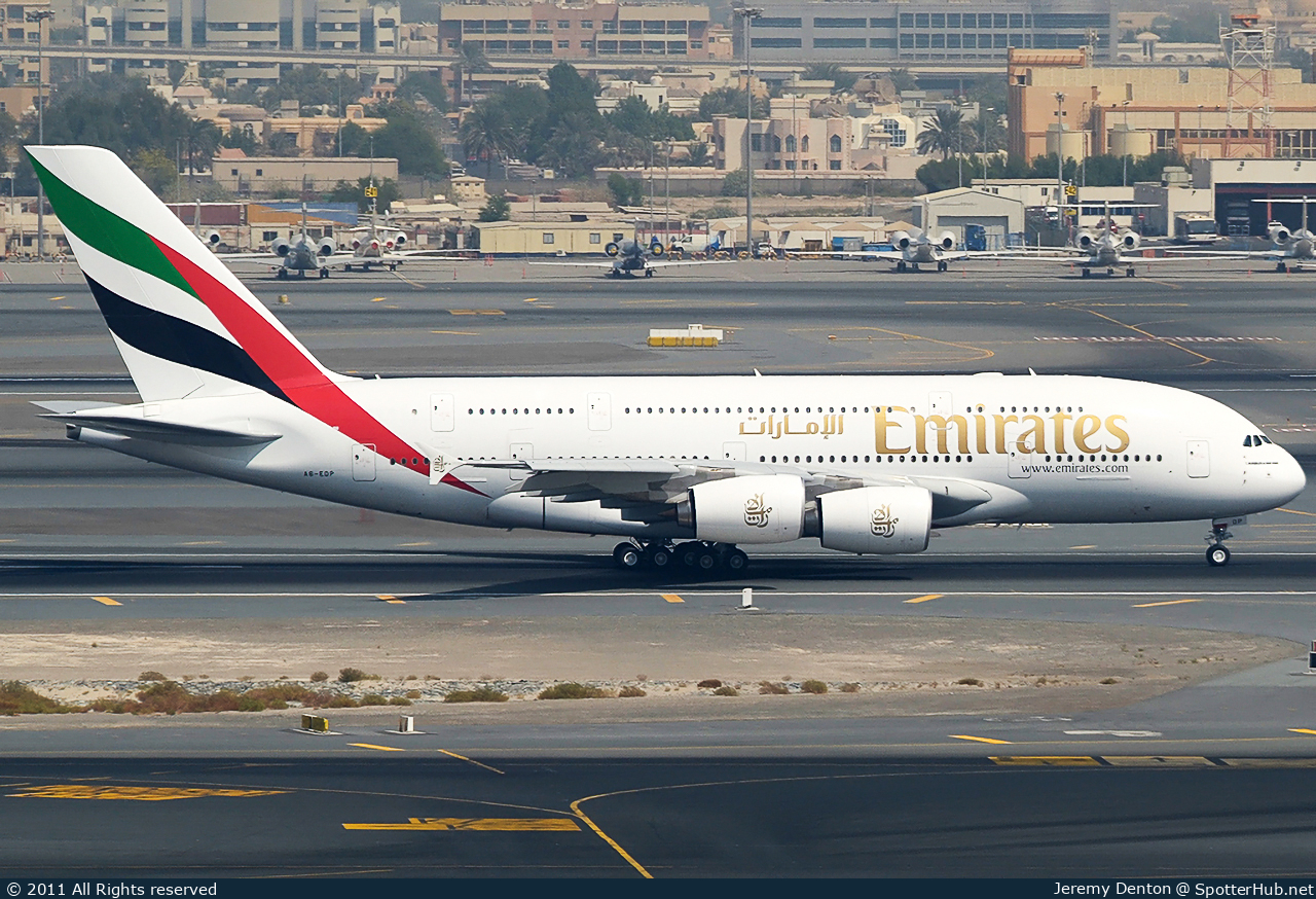 Photo of A6-EDP - Airbus A380-861 operated by Emirates