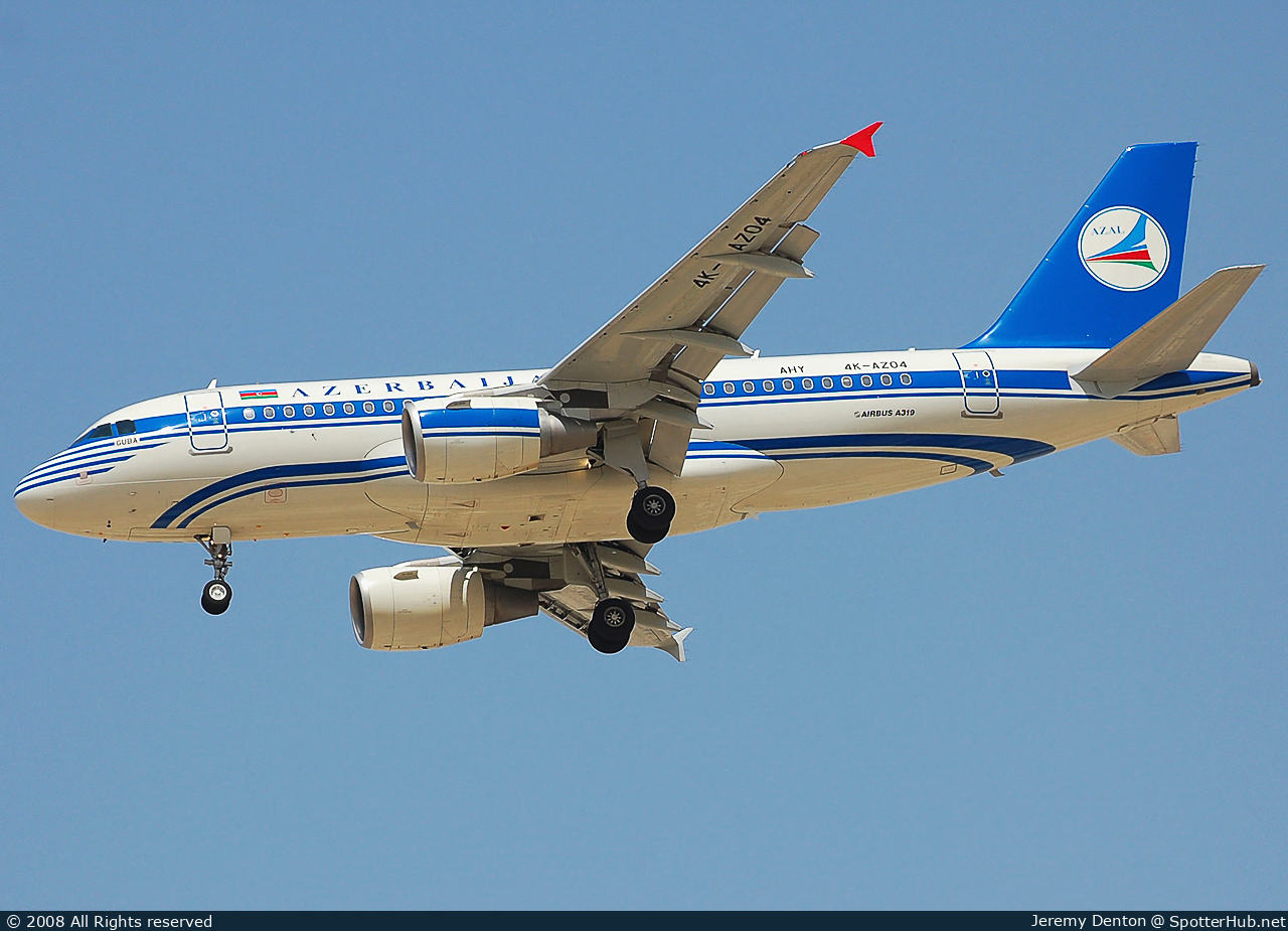 Photo of 4K-AZ04 - Airbus A319-111 operated by Azerbaijan Airlines