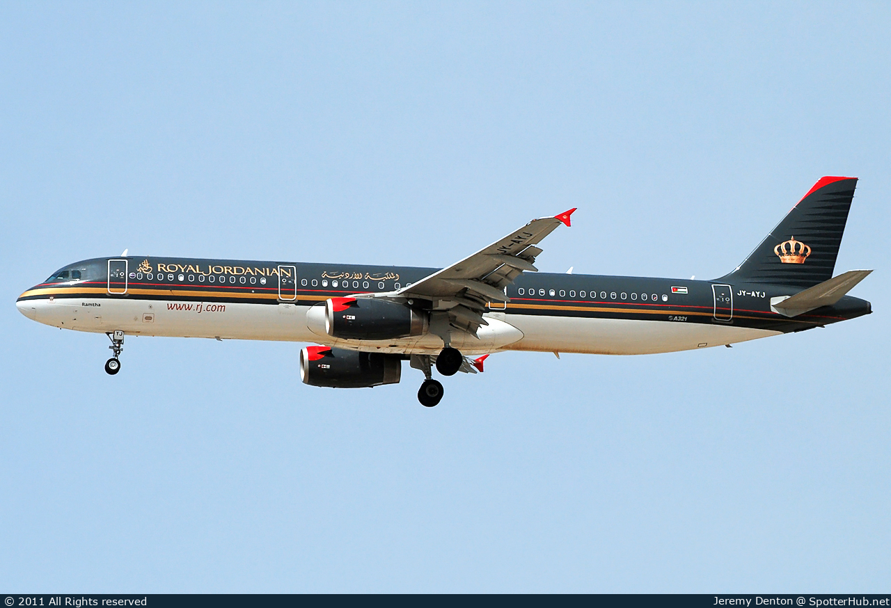 Photo of JY-AYJ - Airbus A321-231 operated by Royal Jordanian Airlines