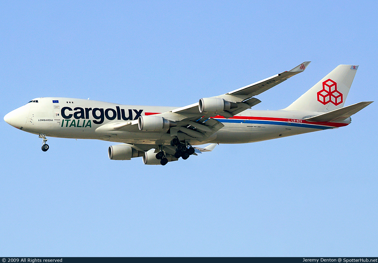 Photo of LX-KCV - Boeing 747-4R7F operated by Cargolux Italia