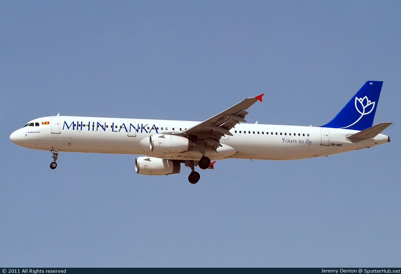 Photo of 4R-MRC - Airbus A321-231 operated by Mihin Lanka
