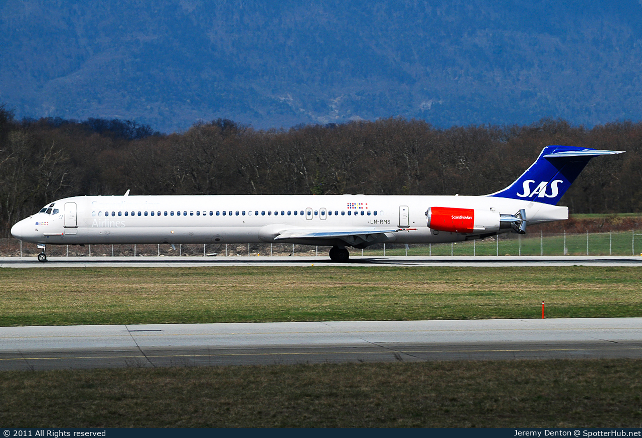 Photo of LN-RMS - McDonnell Douglas MD-82 operated by SAS Scandinavian Airlines