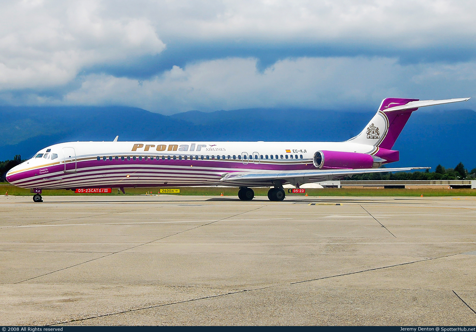 Photo of EC-KJI - McDonnell Douglas MD-87 operated by Pronair