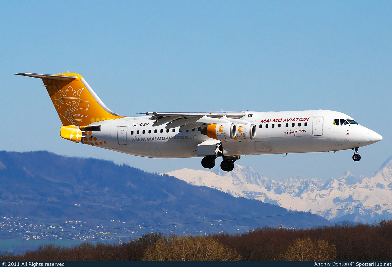 Photo of SE-DSV - British Aerospace Avro RJ100 operated by Malmö Aviation