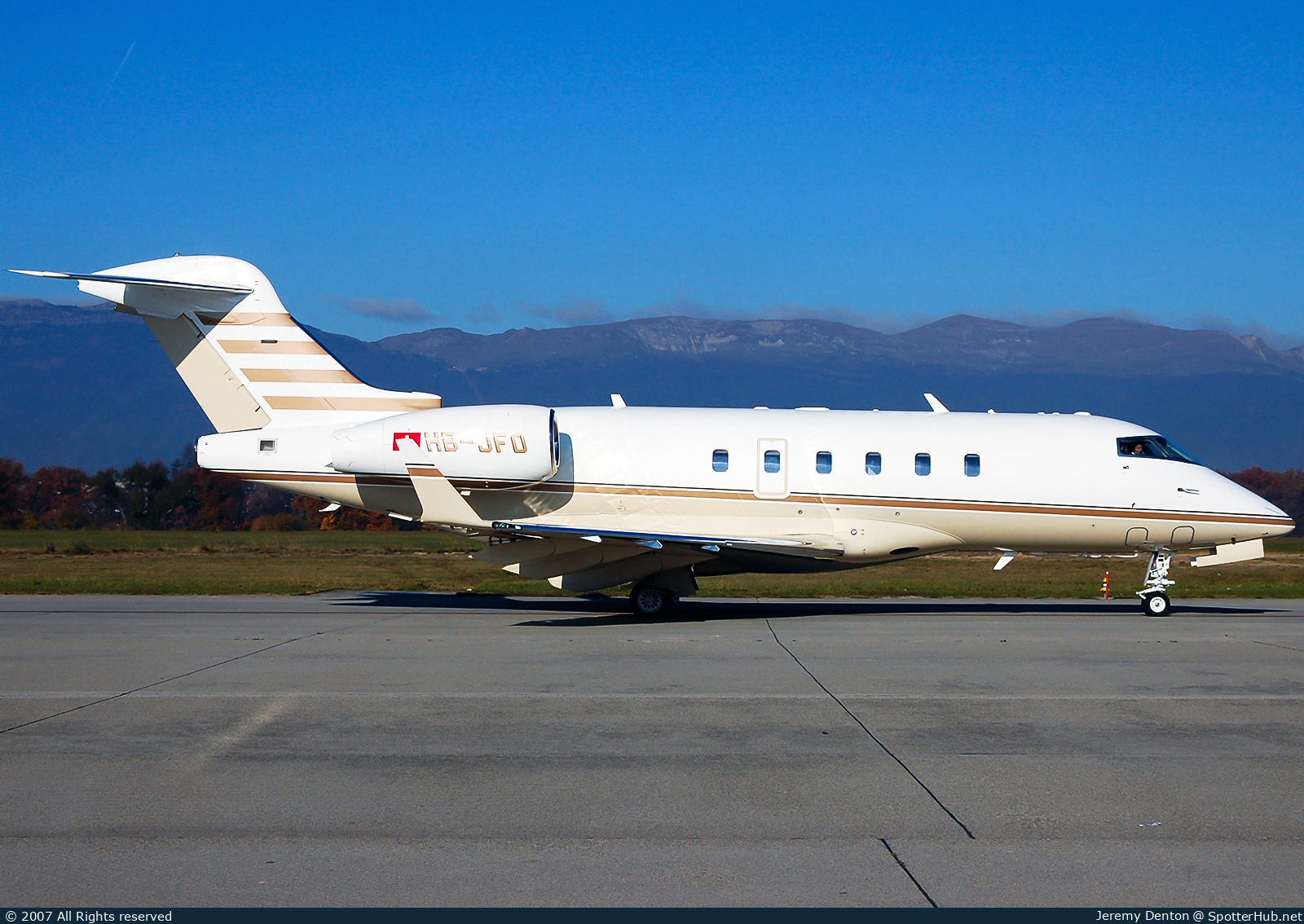 Photo of HB-JFO - Bombardier Challenger 300 operated by TAG Aviation