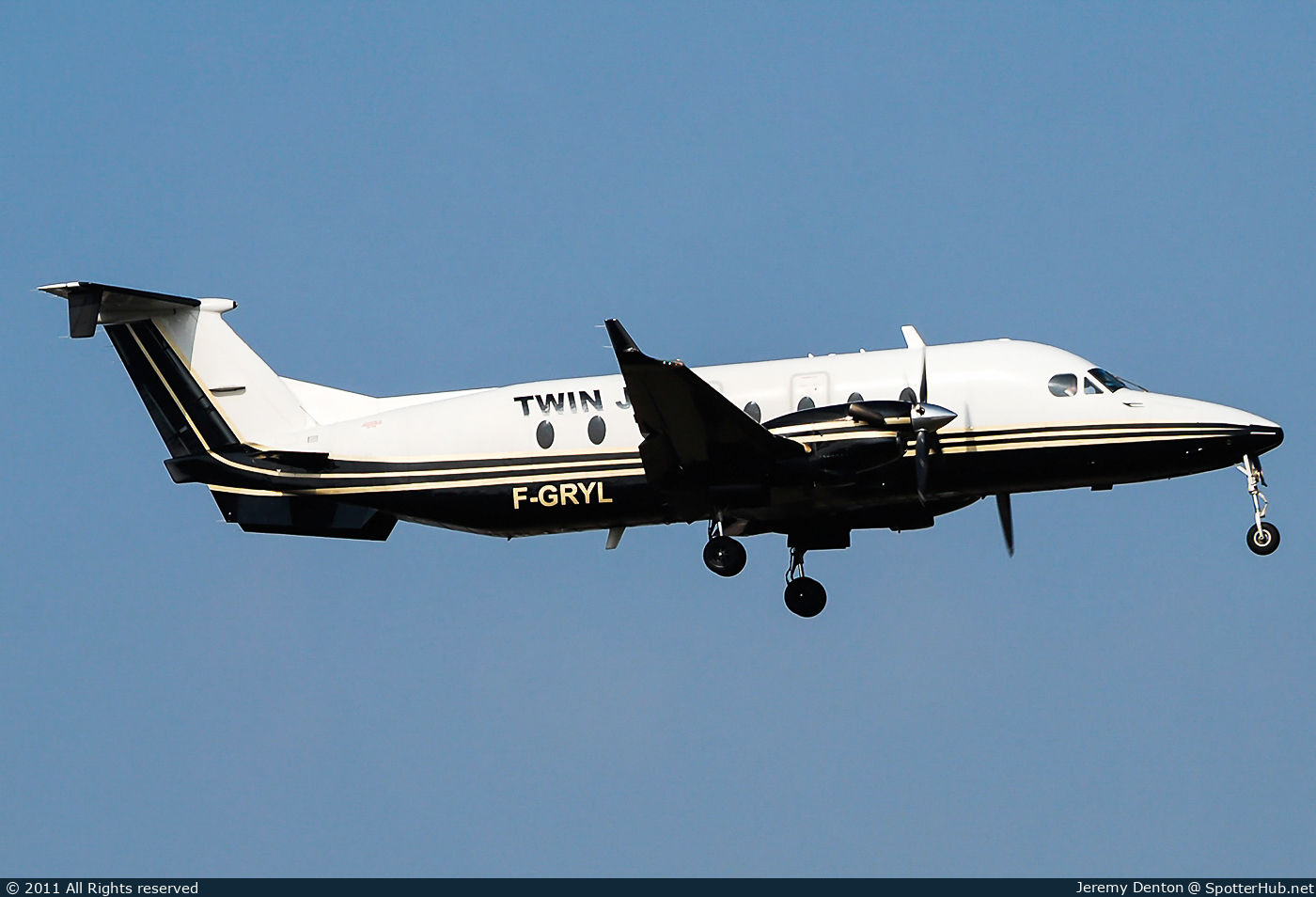 Photo of F-GRYL - Beechcraft 1900D operated by Twin Jet