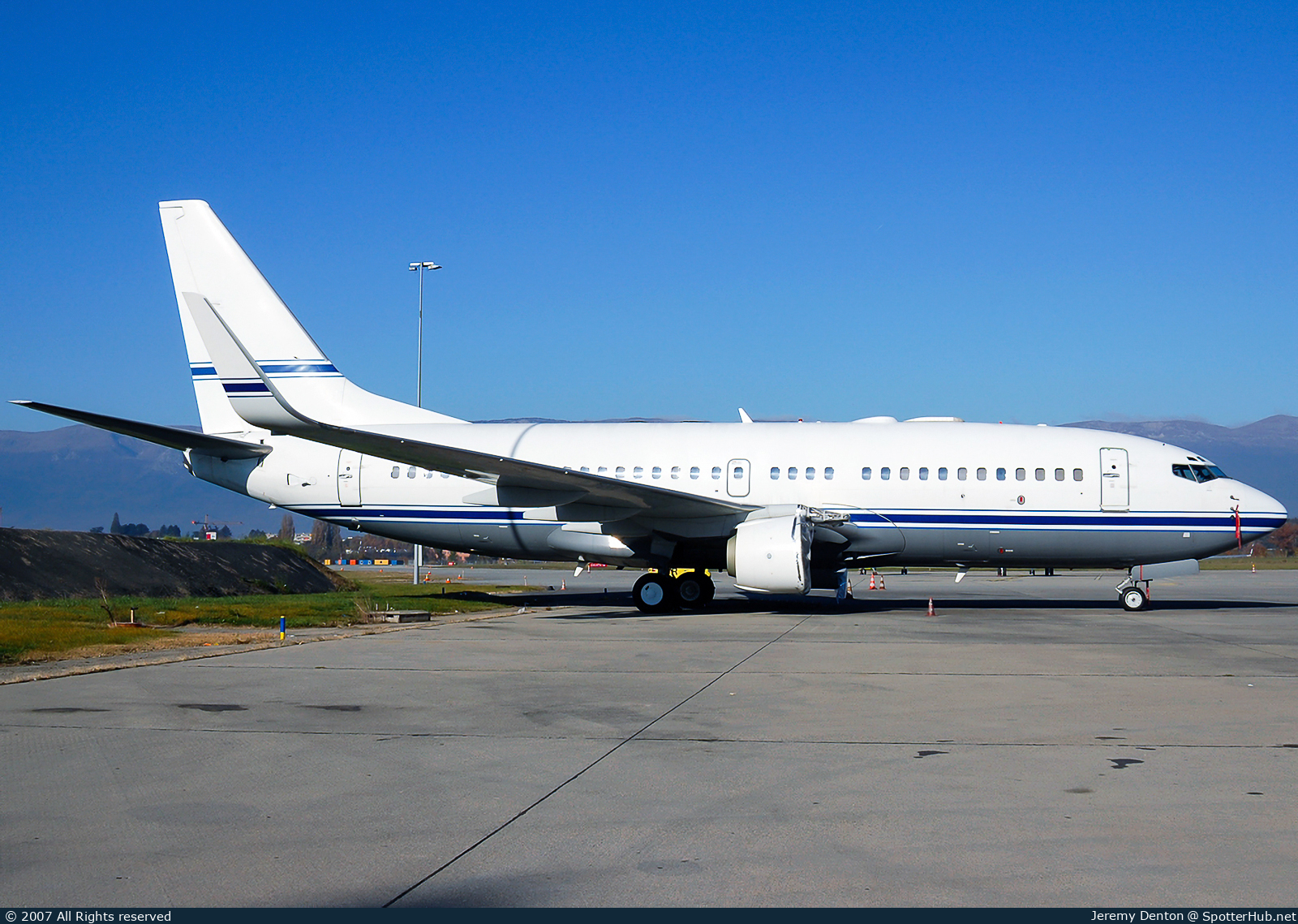 Photo of N737GG - Boeing 737-74Q(BBJ) operated by Mid East Jet