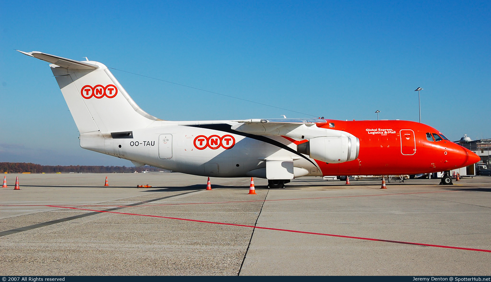 Photo of OO-TAU - British Aerospace 146-200(QT) operated by TNT Airways