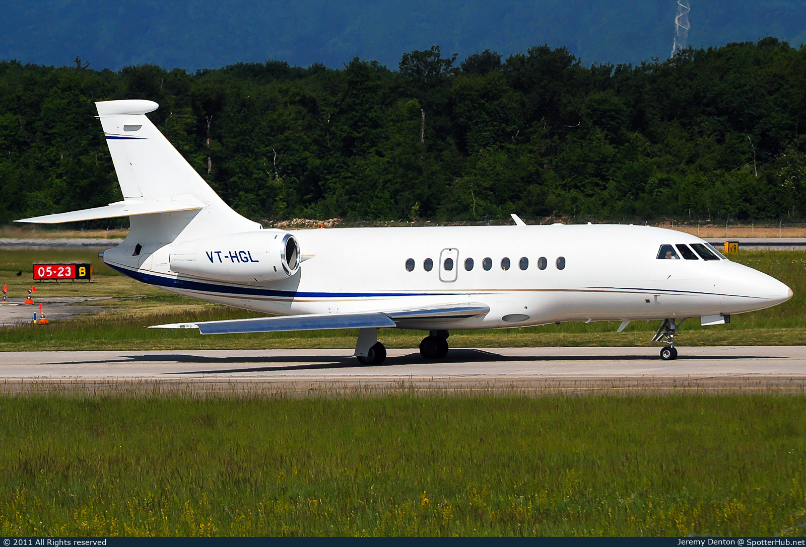 Photo of VT-HGL - Dassault Falcon 2000 operated by Private