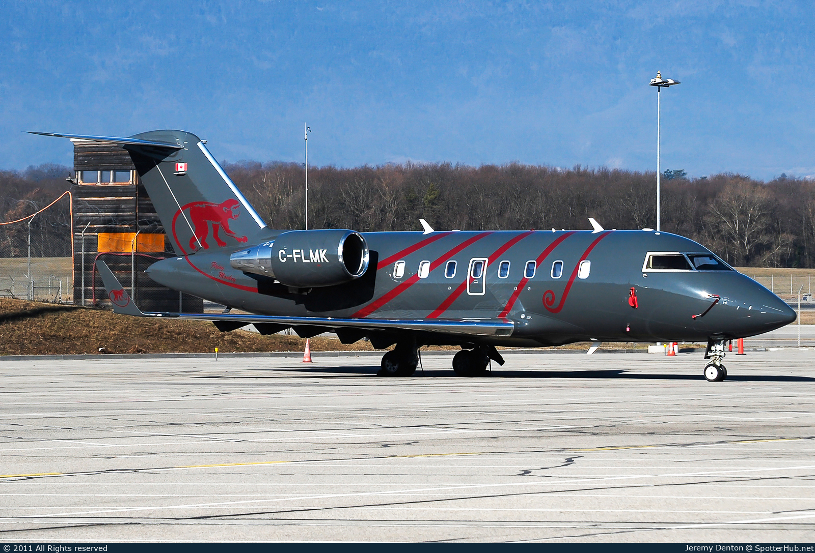 Photo of C-FLMK - Bombardier Challenger 605 operated by Chartright Air