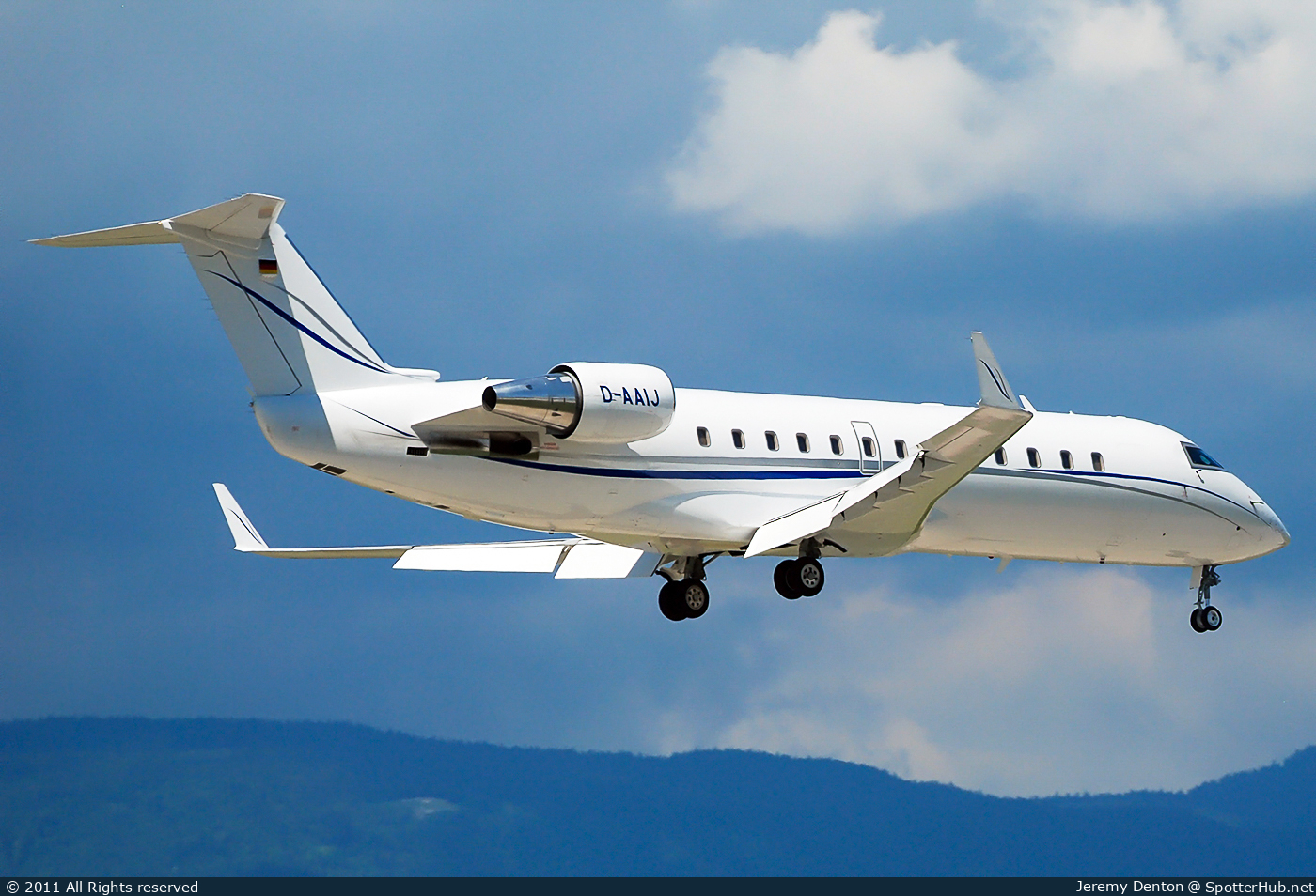 Photo of D-AAIJ - Bombardier Challenger 850 operated by JetAir Flug