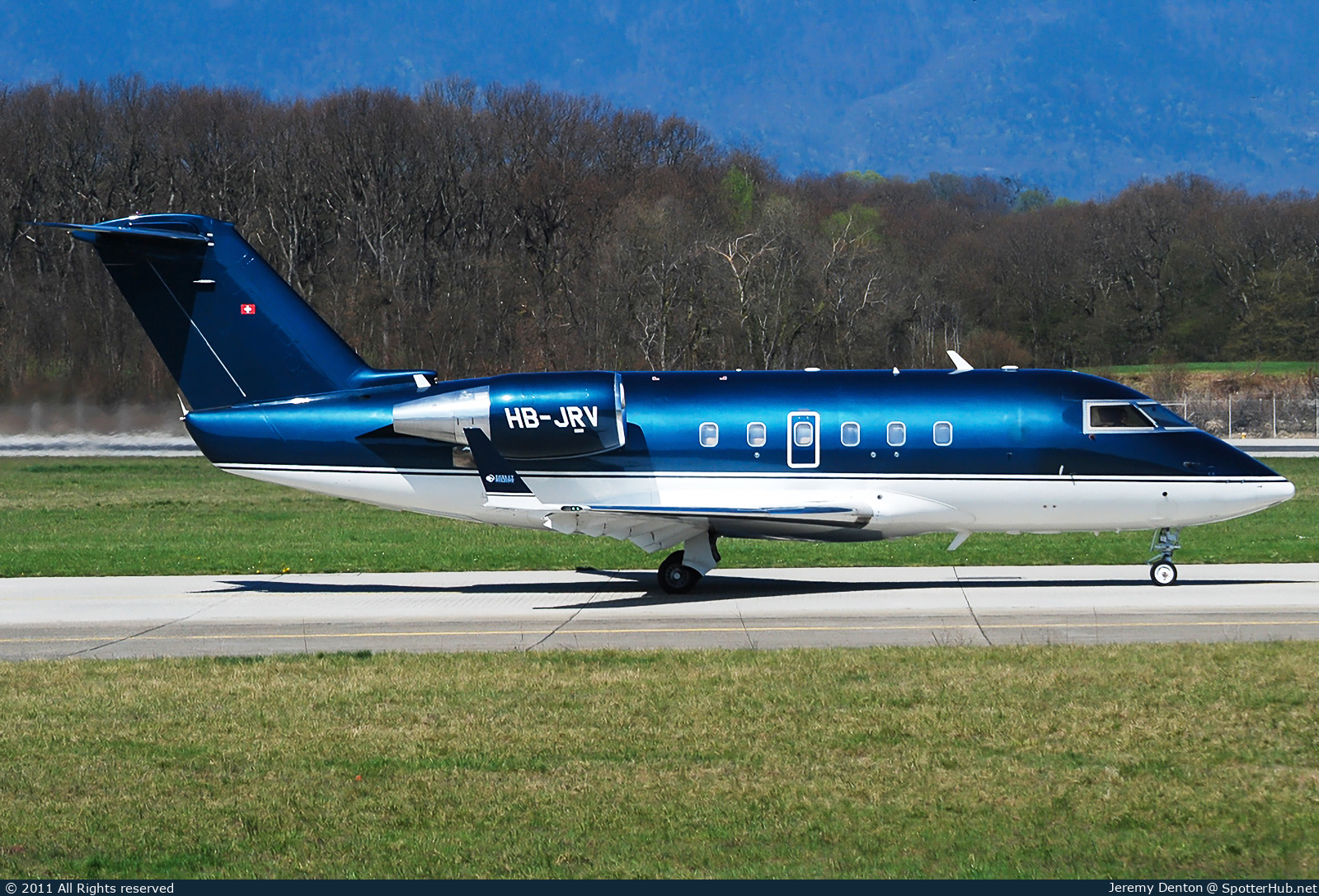 Photo of HB-JRV - Bombardier Challenger 601-3A operated by Sonnig SA