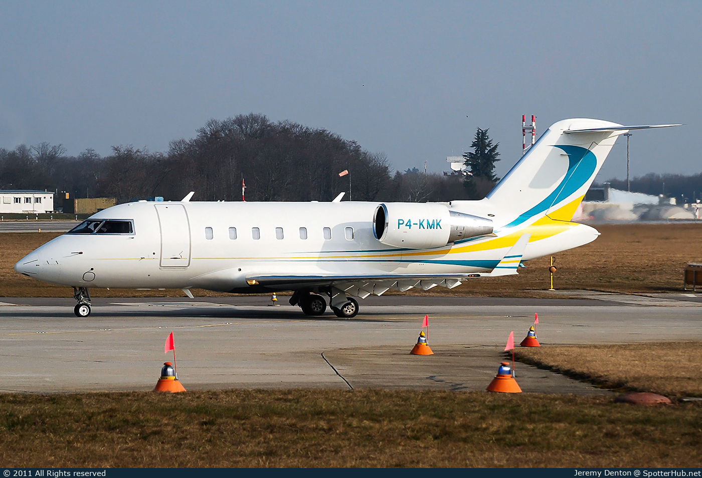 Photo of P4-KMK - Bombardier Challenger 605 operated by Comlux Aviation Aruba