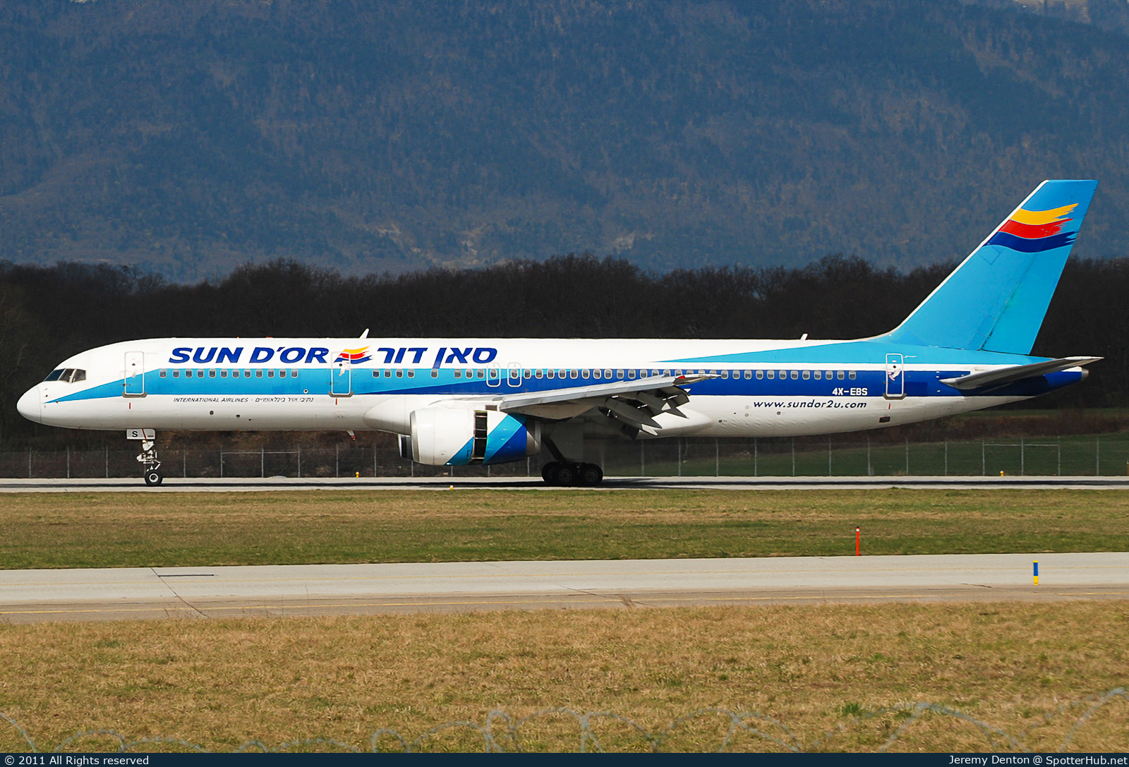 Photo of 4X-EBS - Boeing 757-258 operated by Sun d'Or (opb El Al Israel Airlines)
