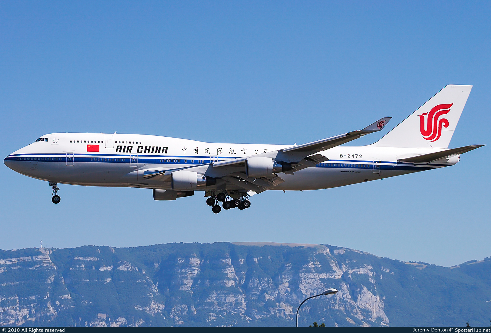 Photo of B-2472 - Boeing 747-4J6 operated by Air China