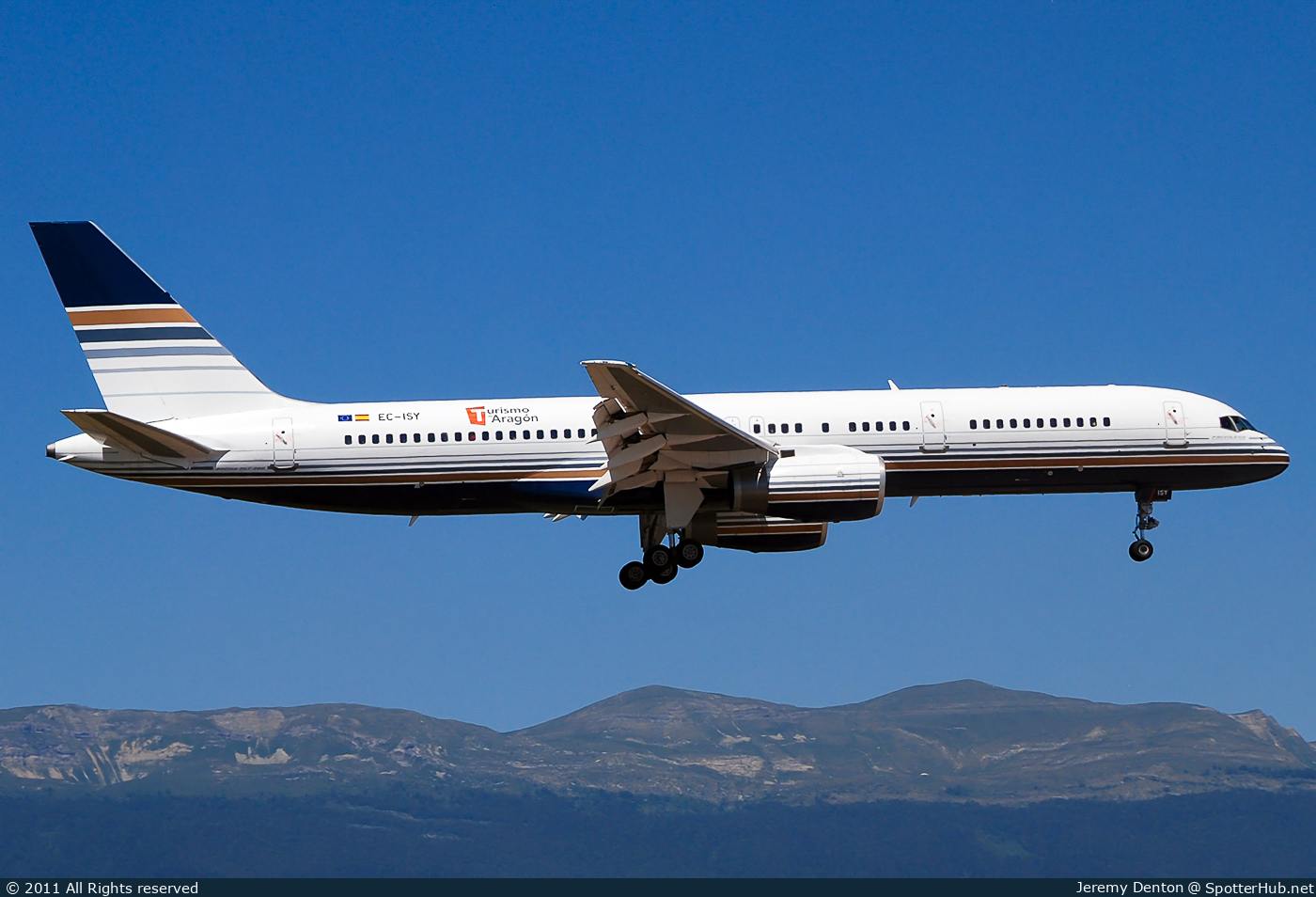 Photo of EC-ISY - Boeing 757-256 operated by Privilege Style