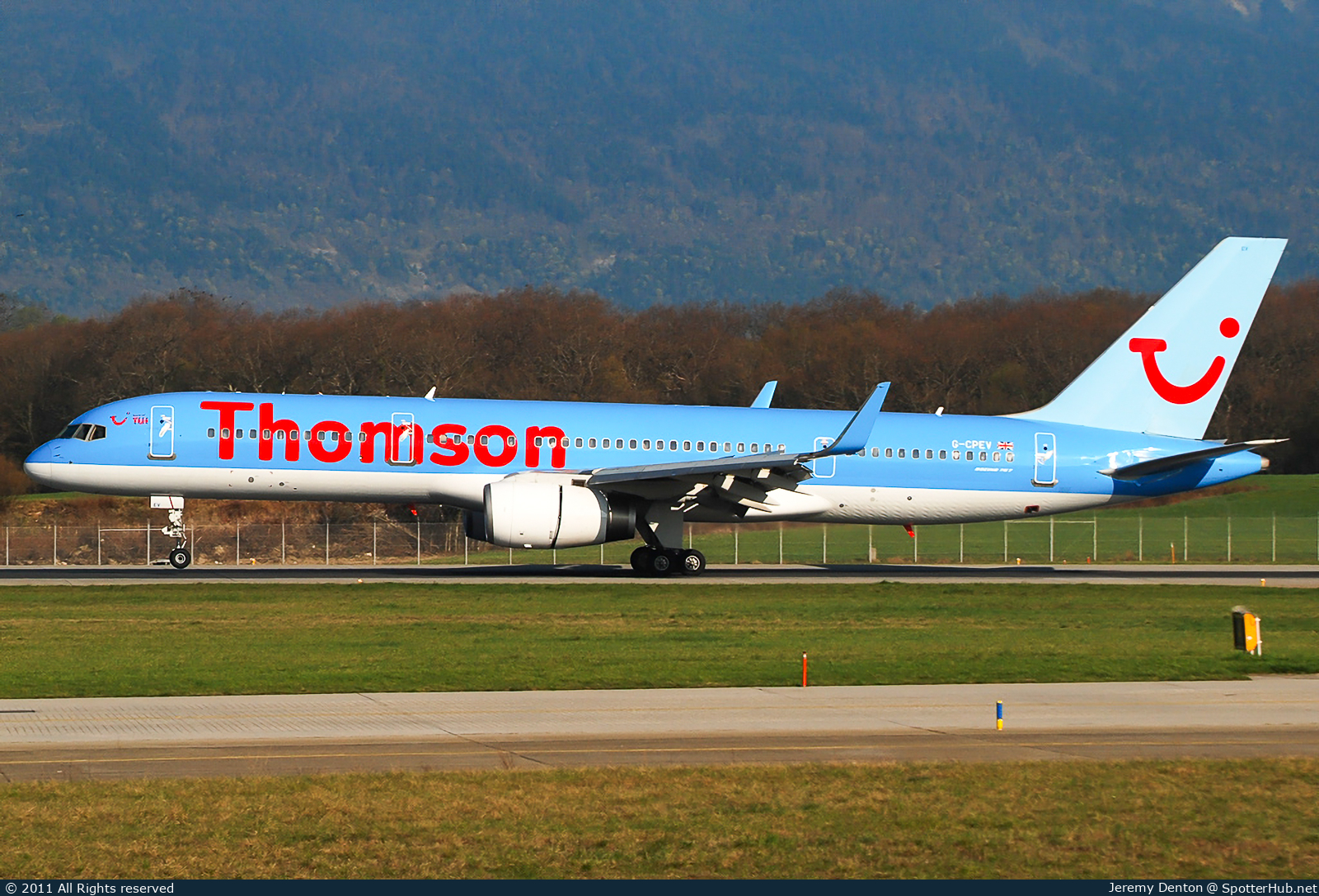 Photo of G-CPEV - Boeing 757-236 operated by Thomson Airways