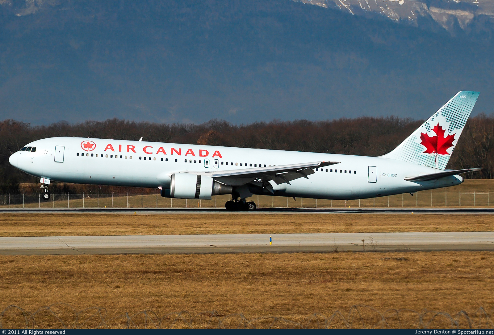 Photo of C-GHOZ - Boeing 767-375(ER) operated by Air Canada