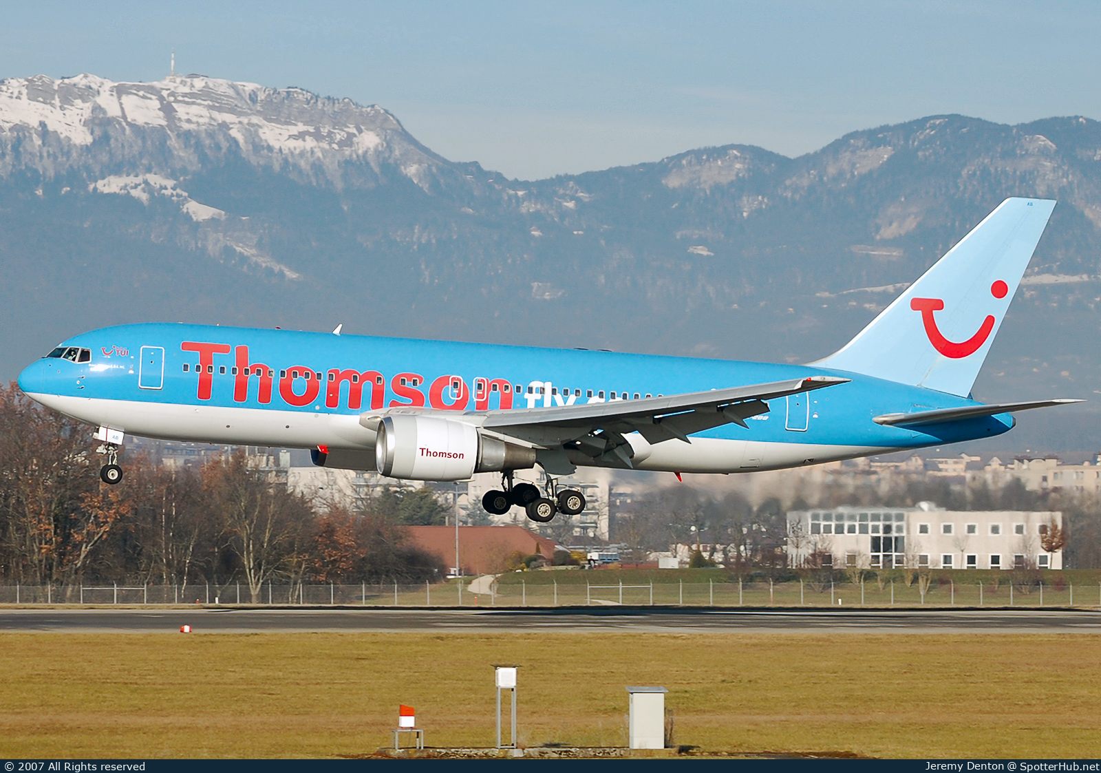 Photo of G-BYAB - Boeing 767-204(ER) operated by Thomsonfly