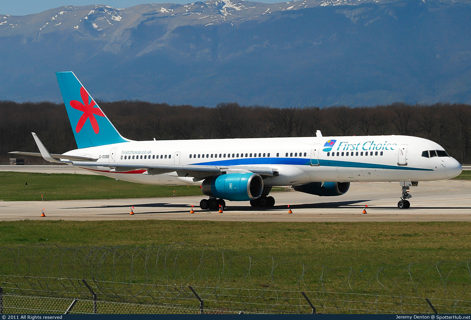Photo of G-OOBB - Boeing 757-28A operated by First Choice Airways