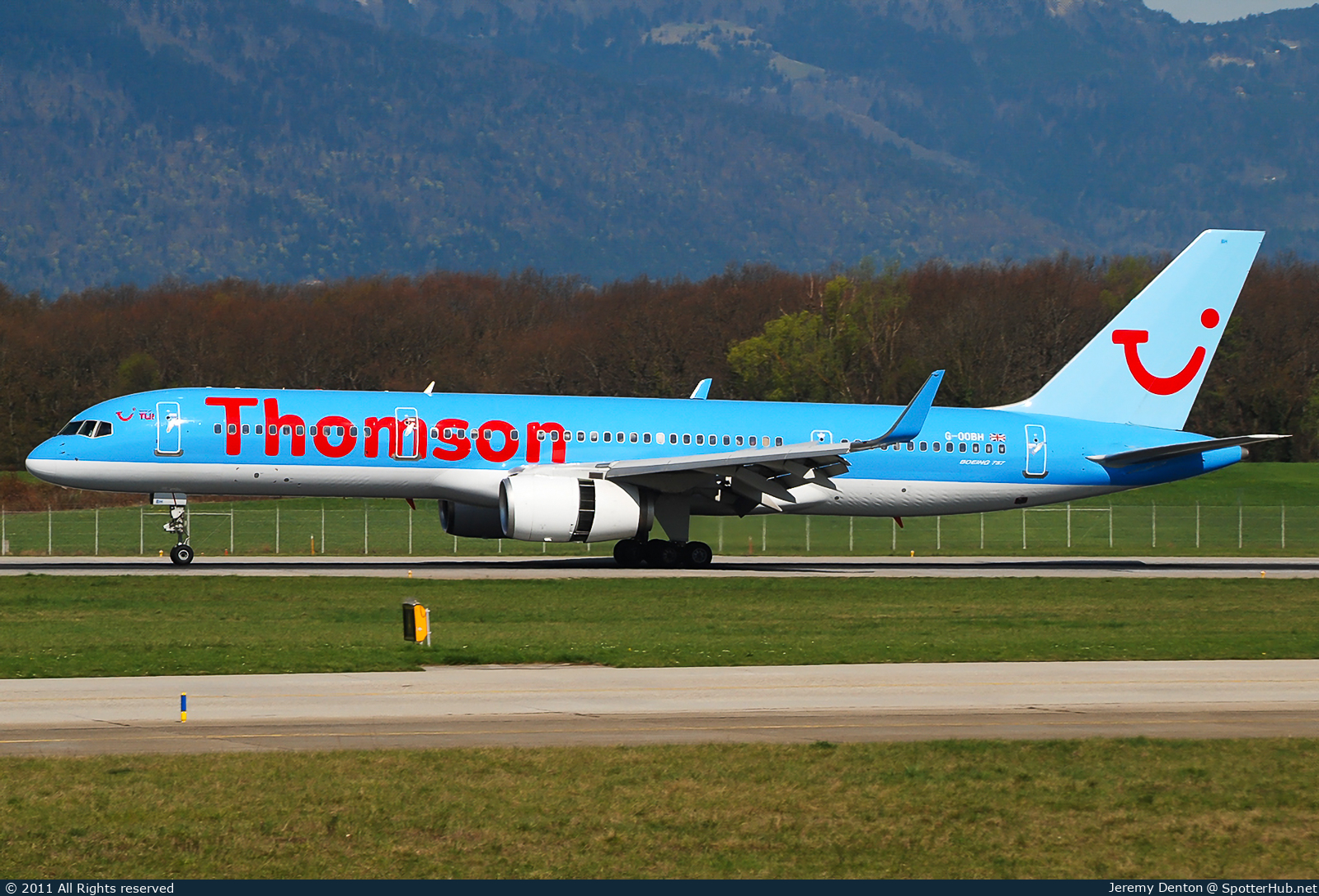 Photo of G-OOBH - Boeing 757-236 operated by Thomson Airways