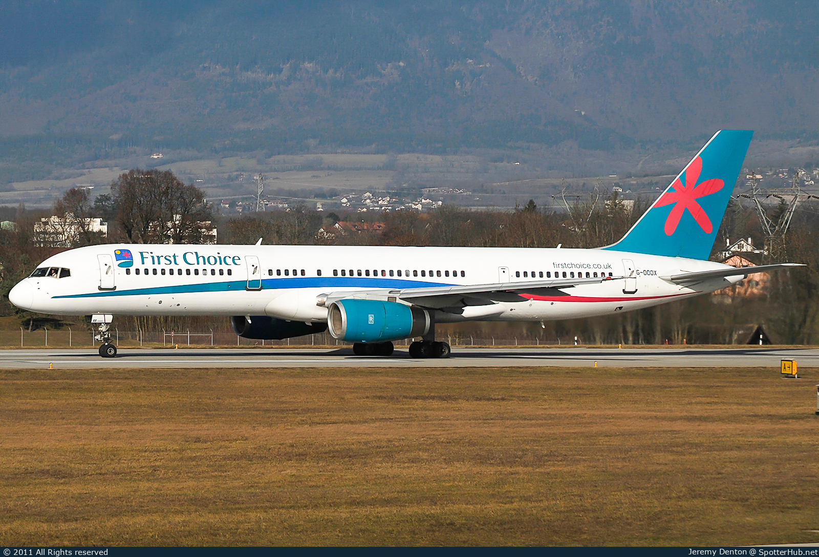 Photo of G-OOOX - Boeing 757-2Y0 operated by First Choice Airways