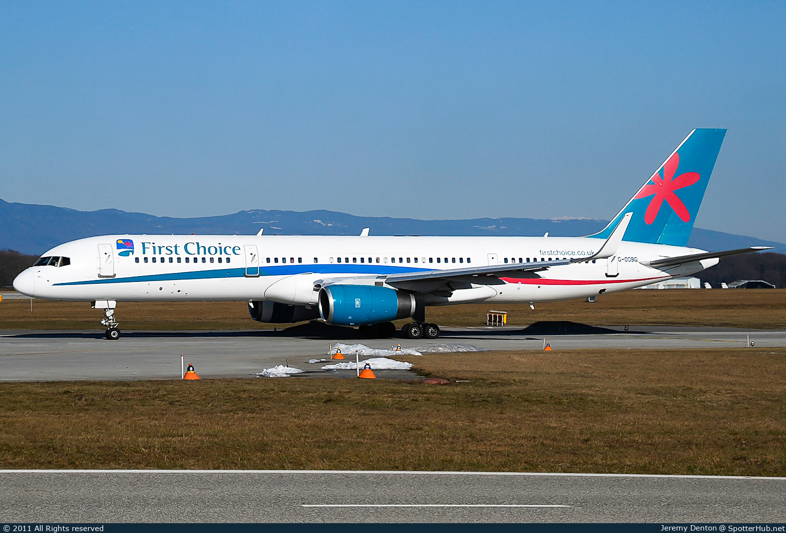 Photo of G-OOBG - Boeing 757-236 operated by First Choice Airways