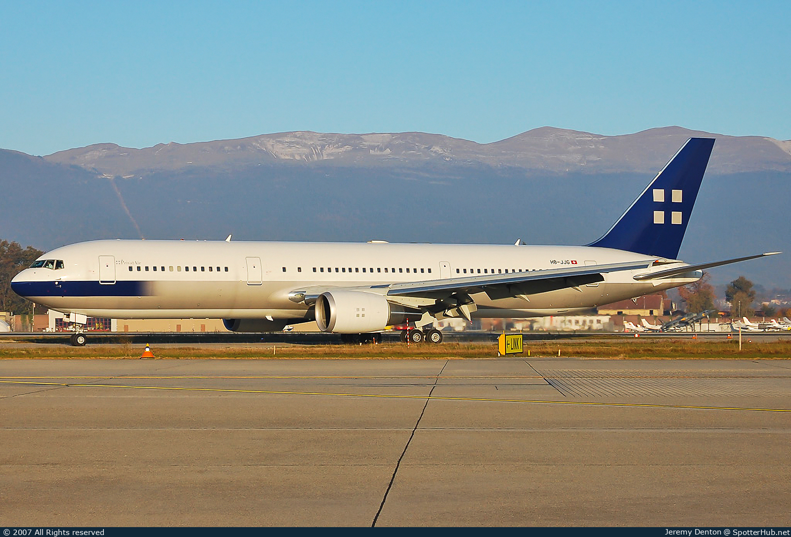 Photo of HB-JJG - Boeing 767-306(ER) operated by PrivatAir