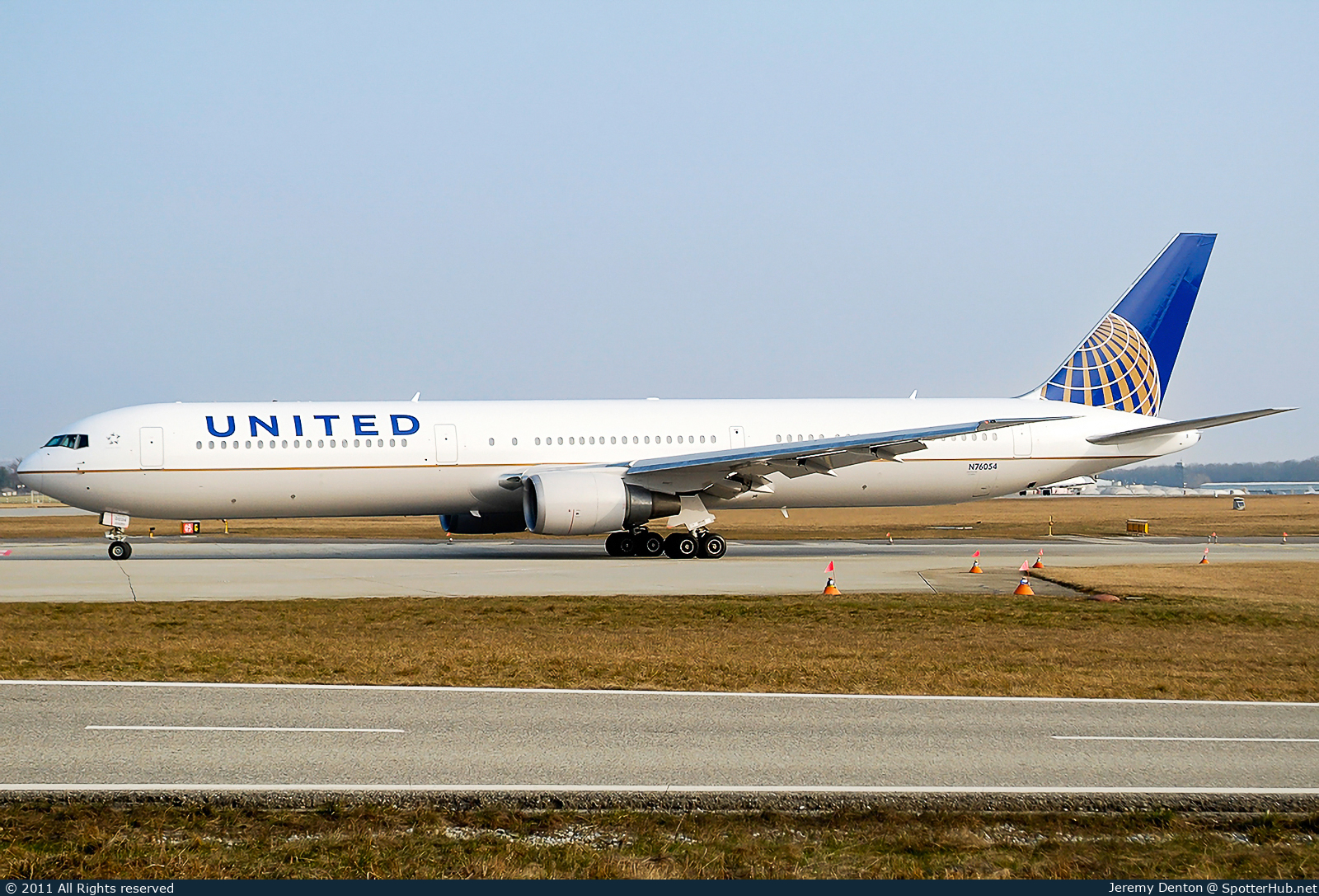 Photo of N76054 - Boeing 767-424(ER) operated by United Airlines