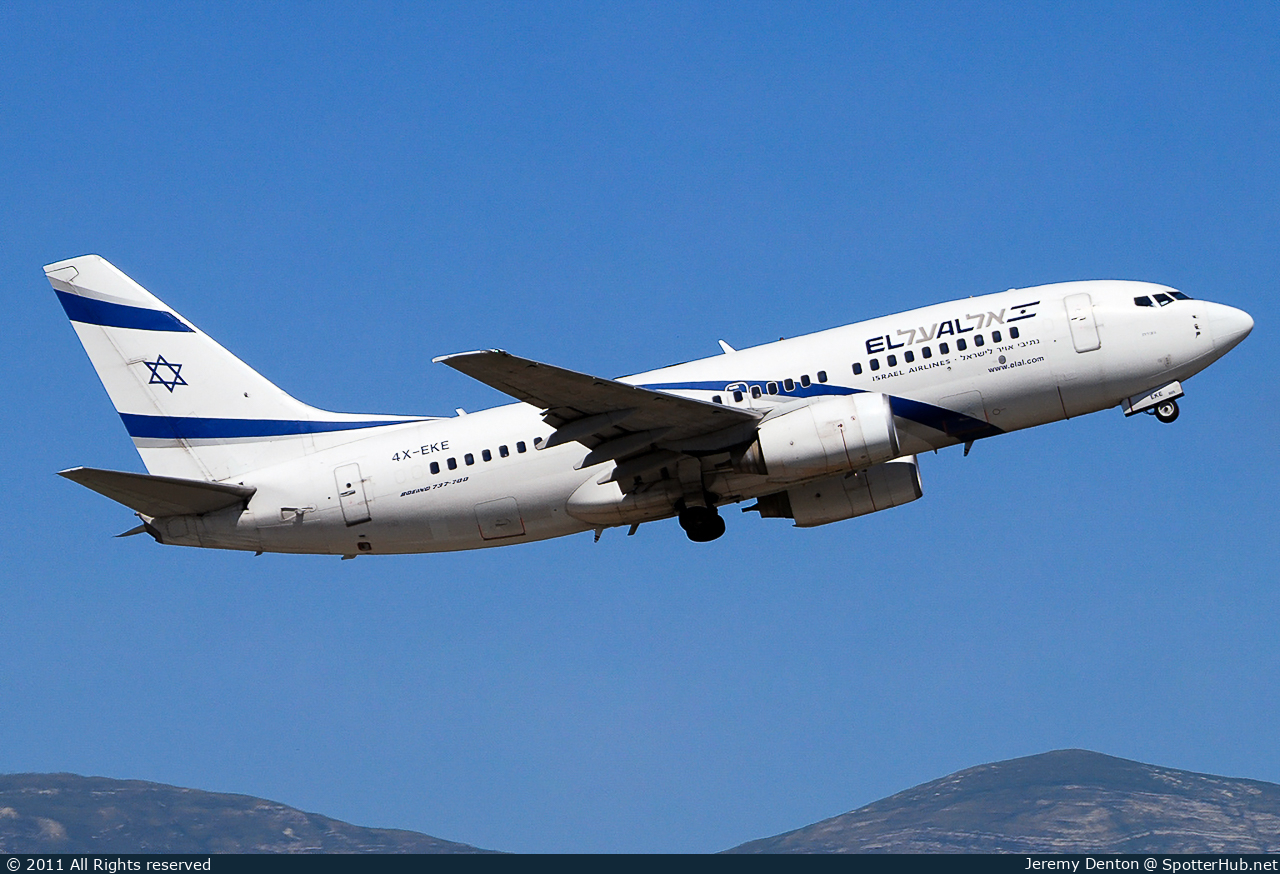 Photo of 4X-EKE - Boeing 737-758 operated by El Al Israel Airlines